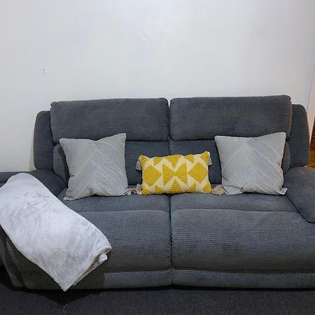 Handsworth Home - 2 Bedroomed Шефилд Екстериор снимка