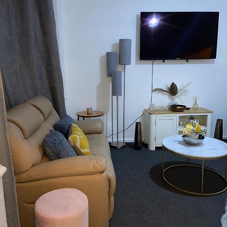 Handsworth Home - 2 Bedroomed Шефилд Екстериор снимка