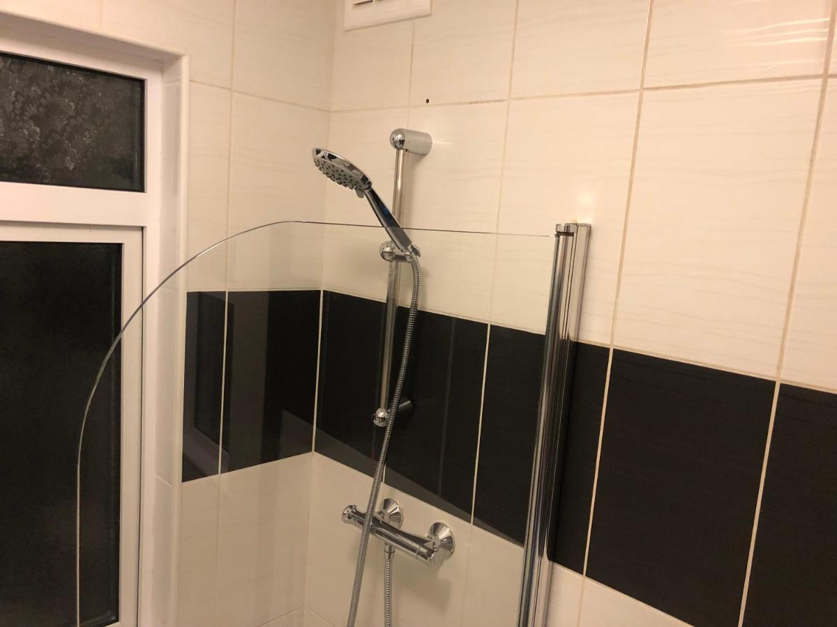 Handsworth Home - 2 Bedroomed Шефилд Екстериор снимка