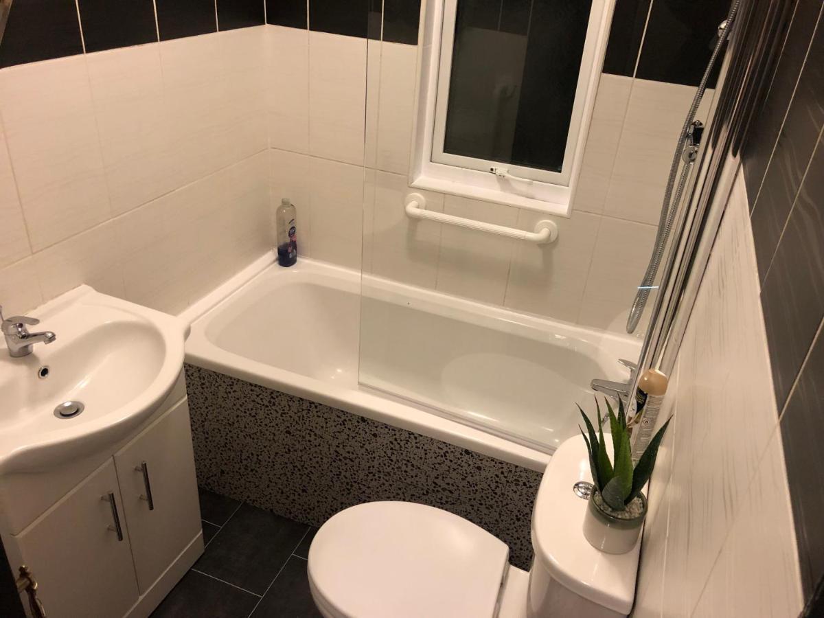 Handsworth Home - 2 Bedroomed Шефилд Екстериор снимка