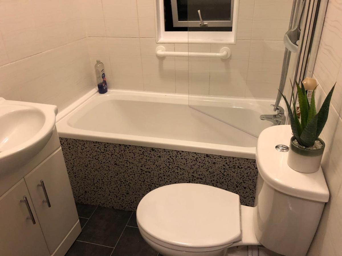 Handsworth Home - 2 Bedroomed Шефилд Екстериор снимка