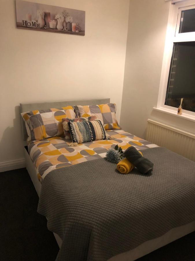 Handsworth Home - 2 Bedroomed Шефилд Екстериор снимка